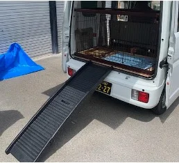 専用ペットスロープで大型犬も安心